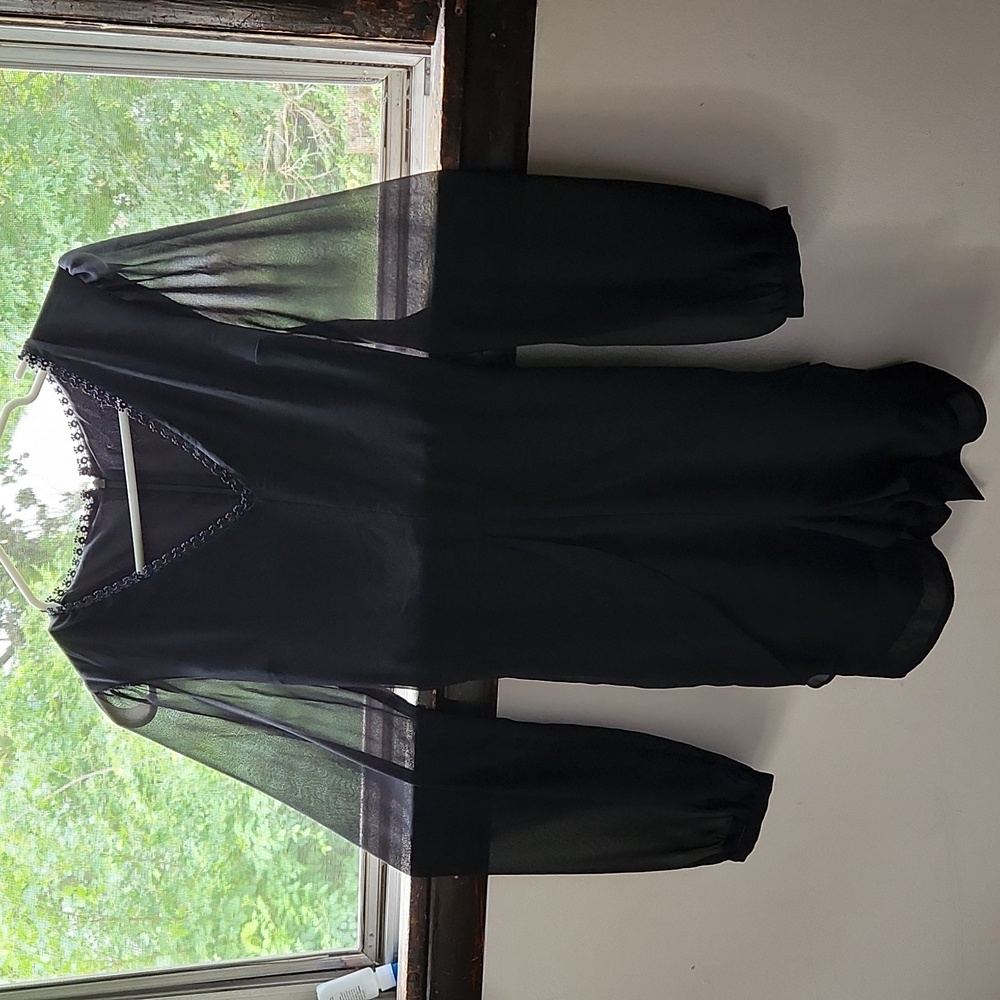 Women's Express dressy Black shortall dress/shorts with sheer sleeves size 4.